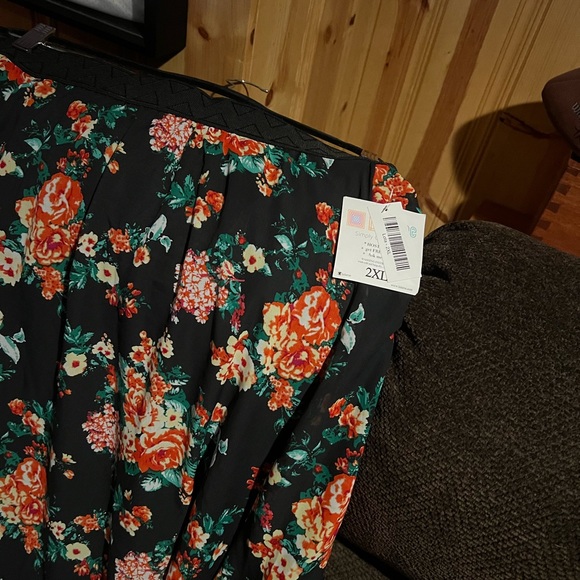 Multiple Lularoe items Selling as ONE lot. - Picture 2 of 11